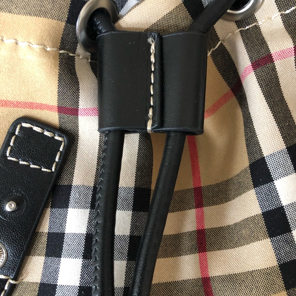 $1️⃣1️⃣7️⃣5️⃣ Burberry Backpack - Picture 7 of 16
